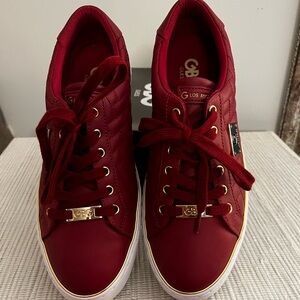 Leather Guess dark red tennis.